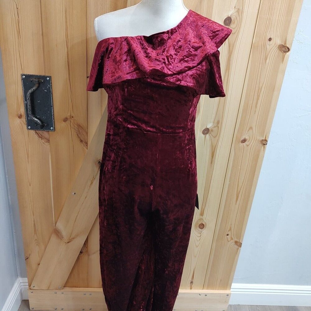 LuLus Burgundy Maroon Strapless romper Christmas Crushed Velvet Dressy New‎